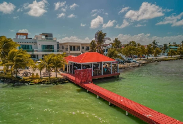 Smokeez Seaside Restaurant